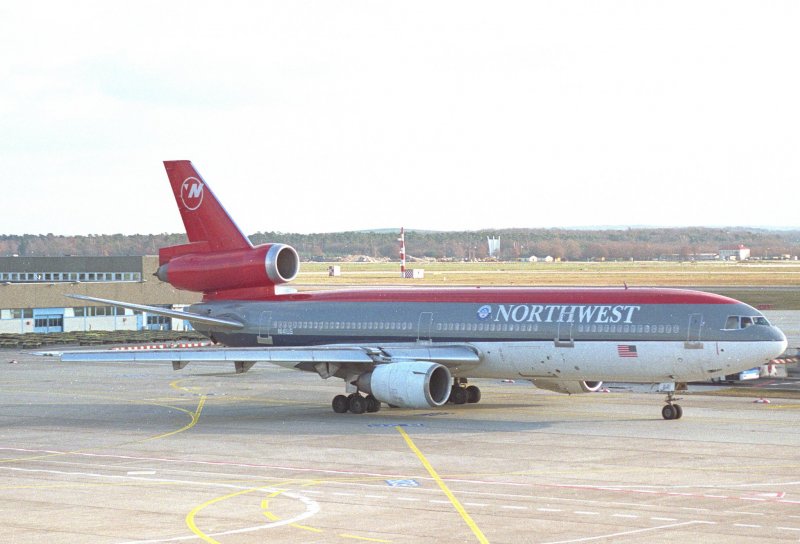 DC 10 10 обои