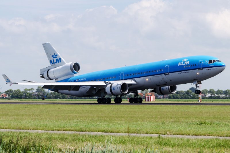 MCDONNELL Douglas MD-11