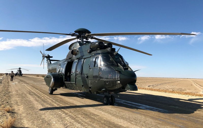 Вертолет ми - 35 в Узбекистане.