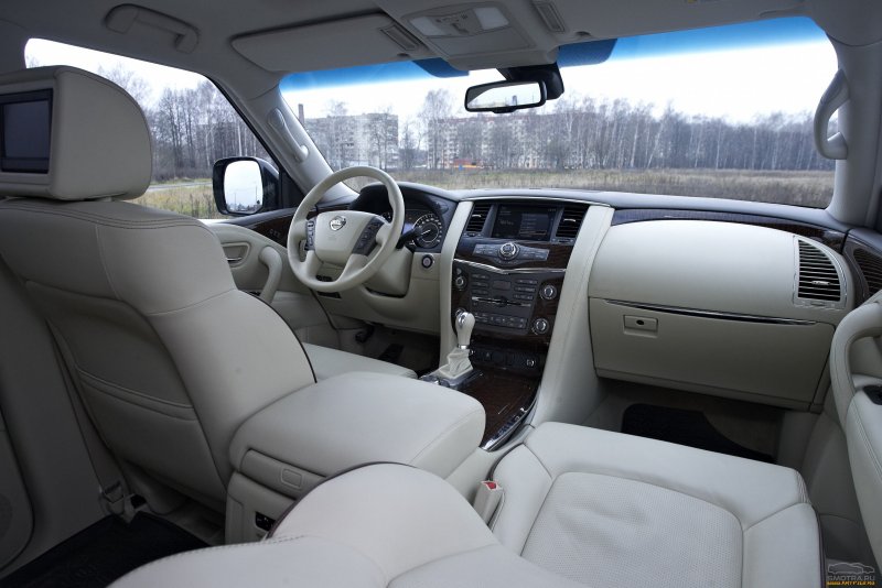 Nissan Patrol салон