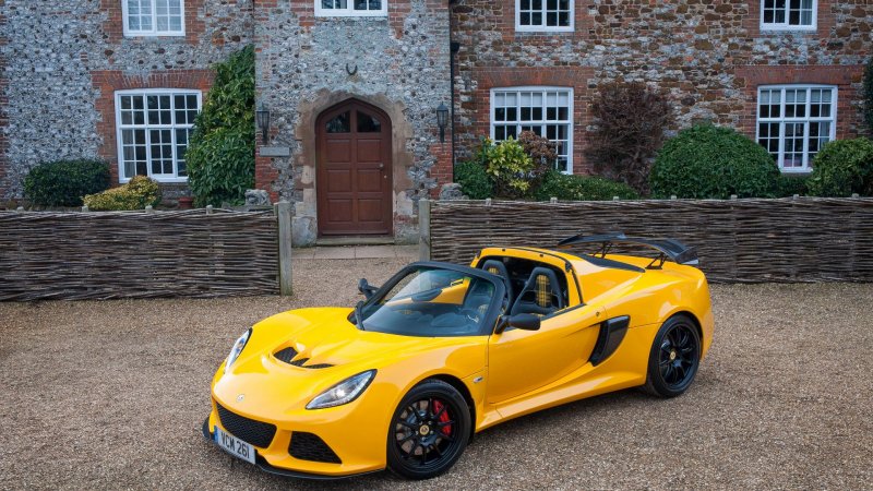 Машина Lotus exige