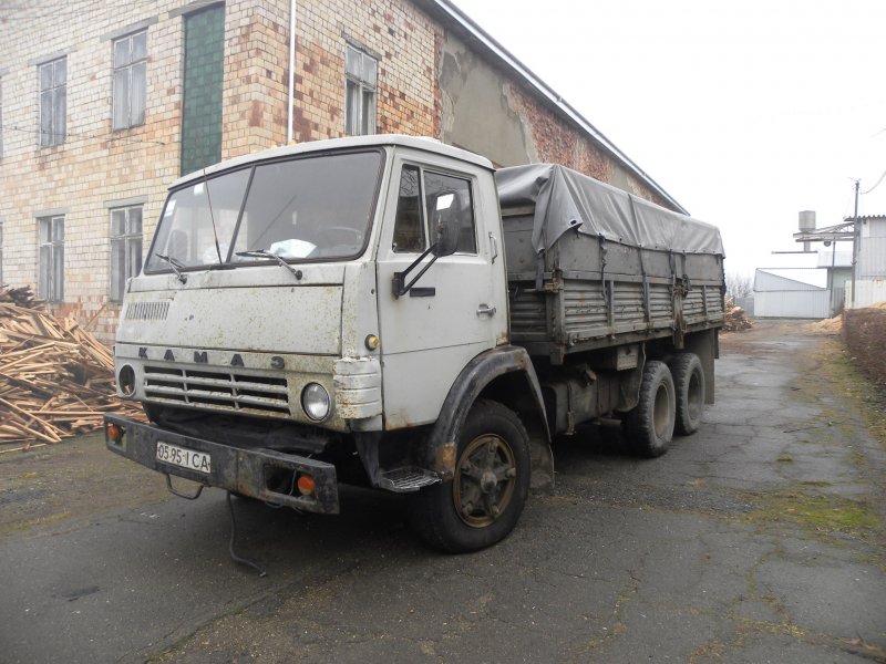 Грузовик КАМАЗ 53102