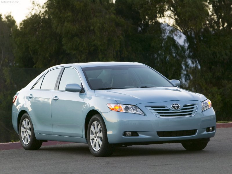 Toyota Camry 4