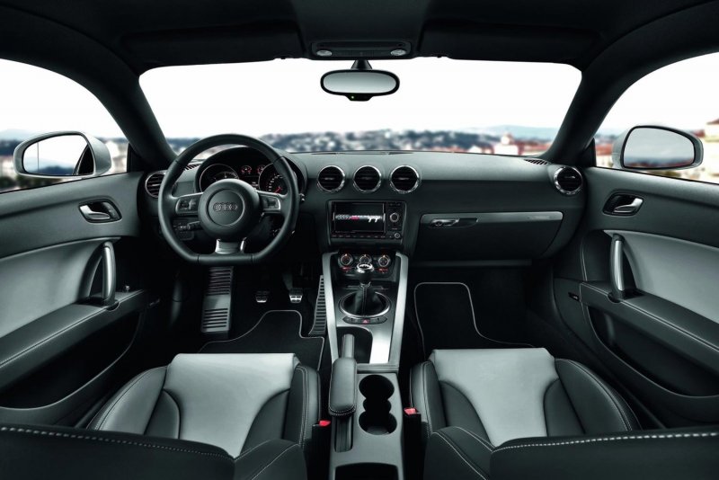 Audi TT 2011 салон
