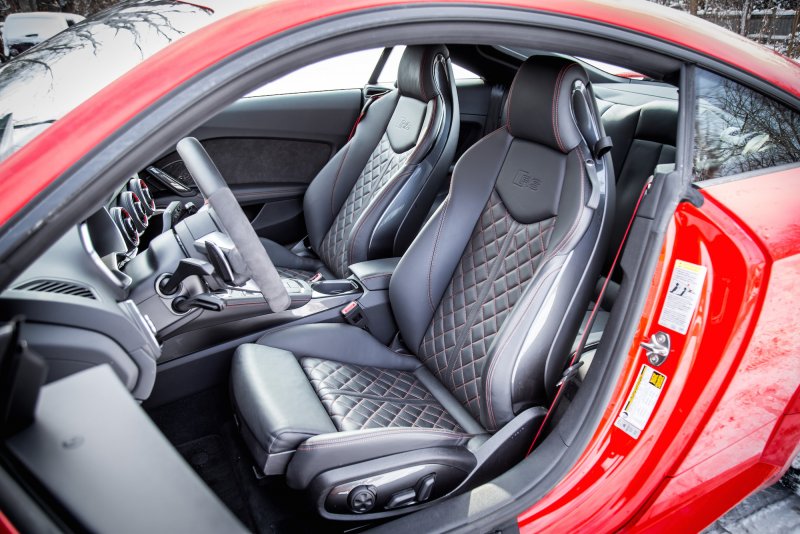 Audi TT RS 2019 салон