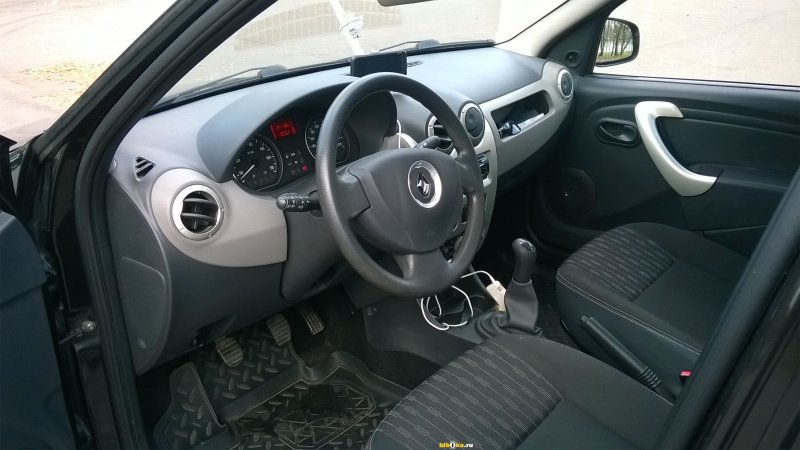 Рено Логан SR 2011