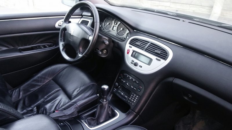 Peugeot 607 2001 салон