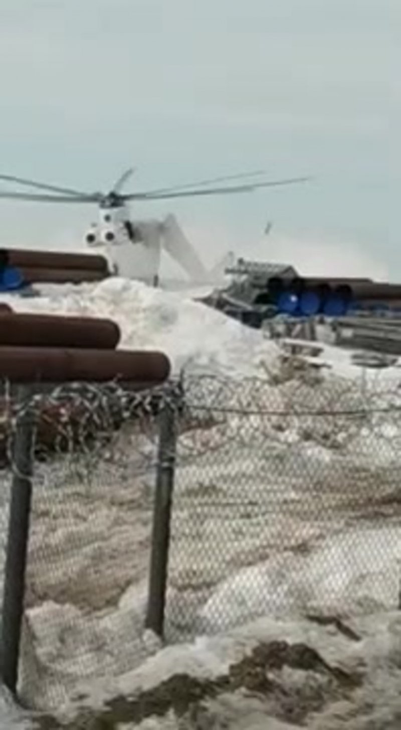 Памятник вертолету ми 8