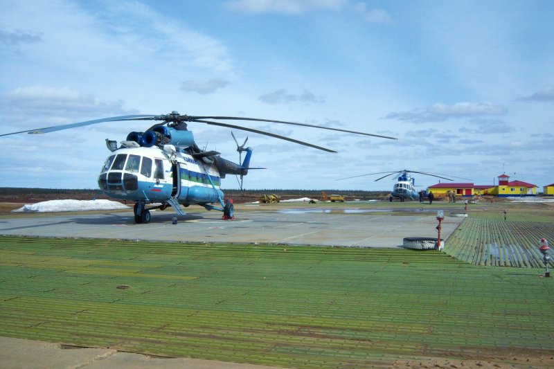 Пассажирский вертолет ми-8