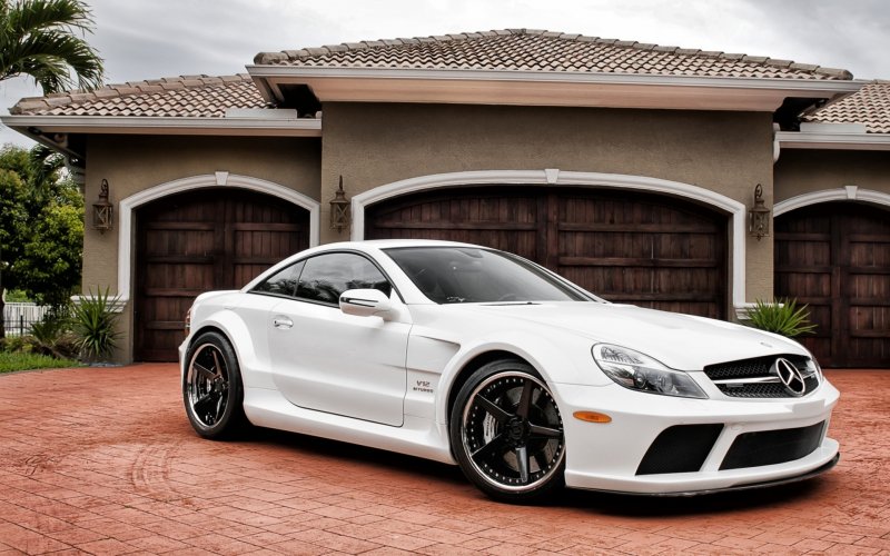 Mercedes-Benz AMG белый