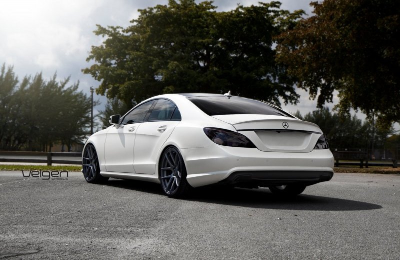 Мерседес ЦЛС 550