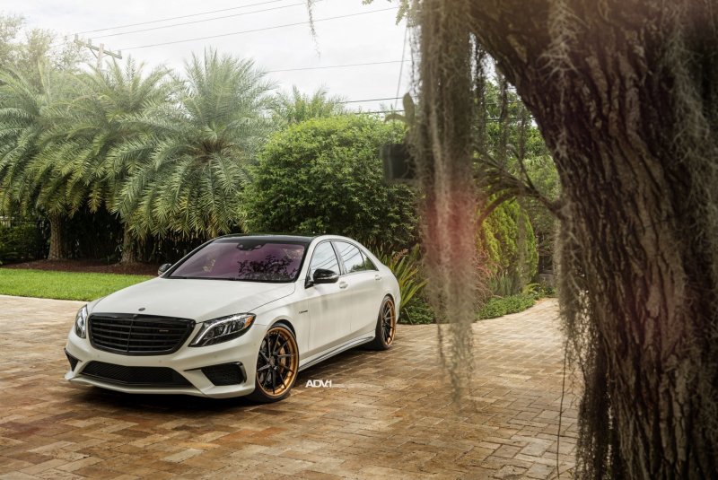 S63 AMG белый