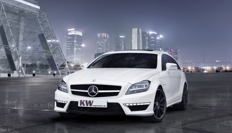 Белый CLS 63 AMG