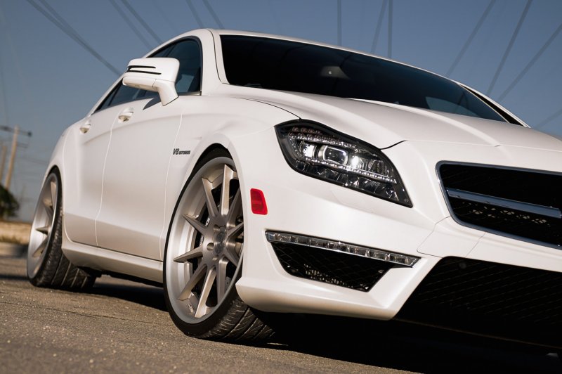 CLS 63 c218 White