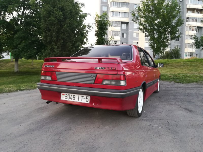 Квадратное Пежо 405