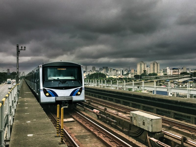 Надземное метро в Санкт-Петербурге