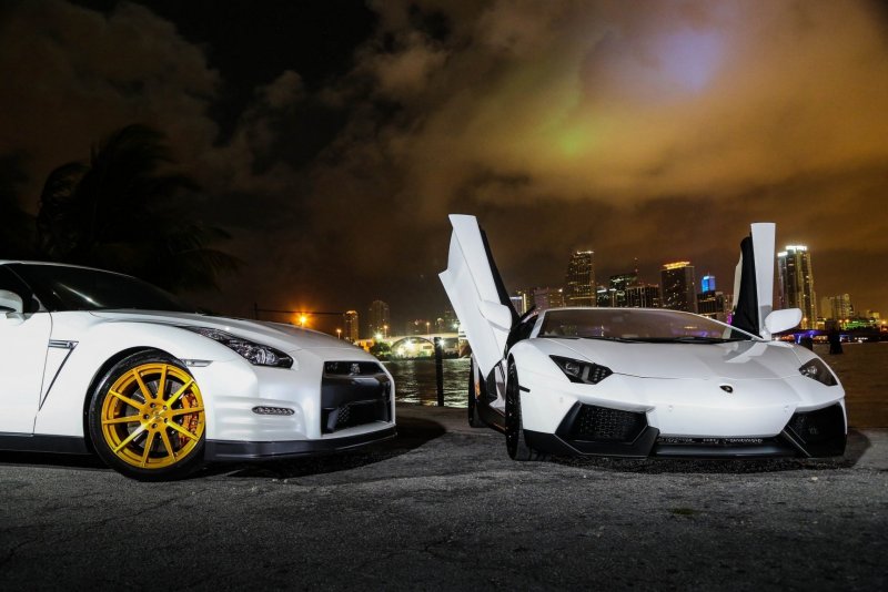 Nissan GTR Lamborghini Aventador
