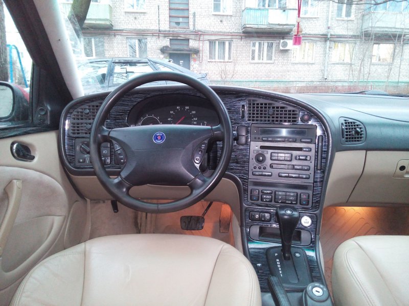 Saab 9-5 2000 салон