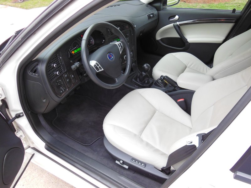 Saab 9-3 белый салон
