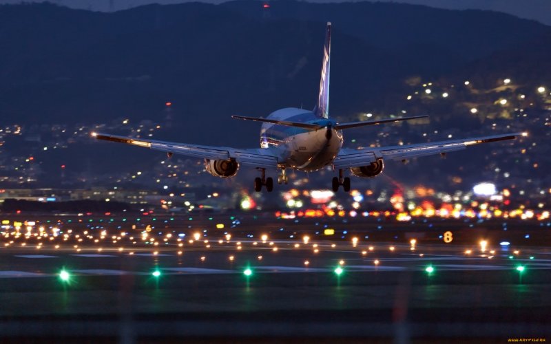 Самолет ЮТЭЙР Боинг 737
