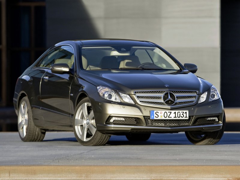 Mercedes-Benz e Coupe (c207)