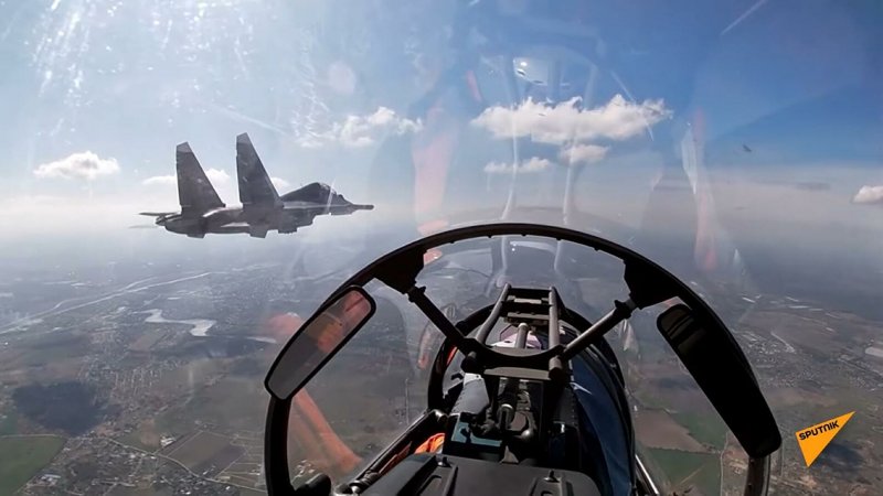 Кабина Су-27 в полете