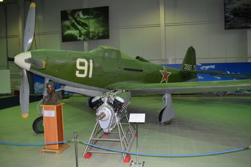 Самолет "Bell p-39 Airacobra",