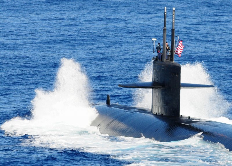 Субмарина ВМС США "Лос-Анджелес".