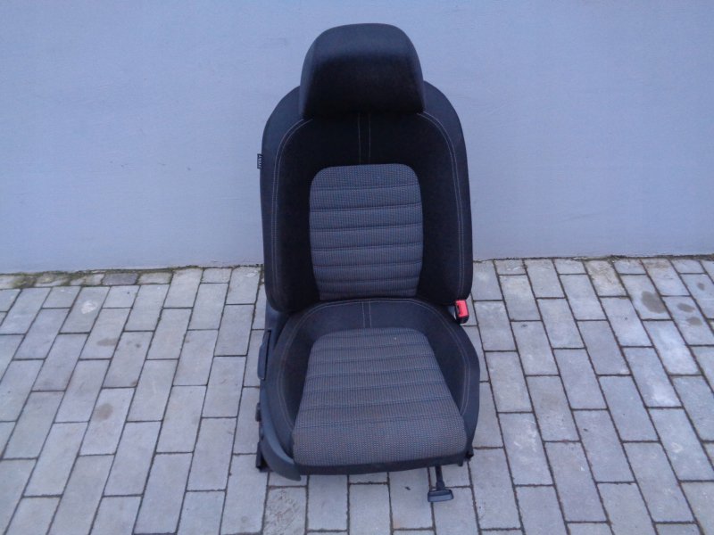Сиденье VW Caddy 2006