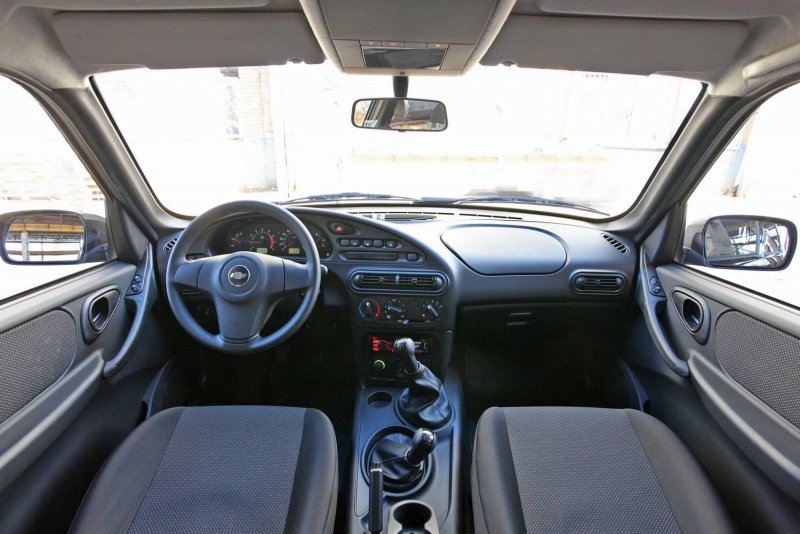 Chevrolet Niva 2010 салон