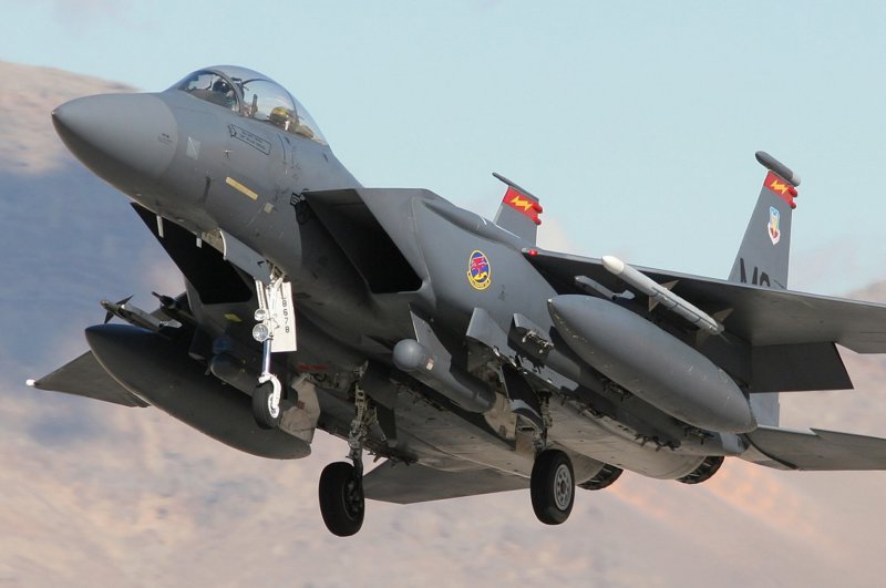 Истребитель f-15 Eagle