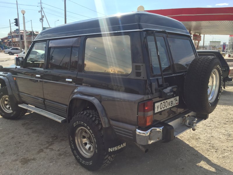 Nissan Safari 6x6 1992