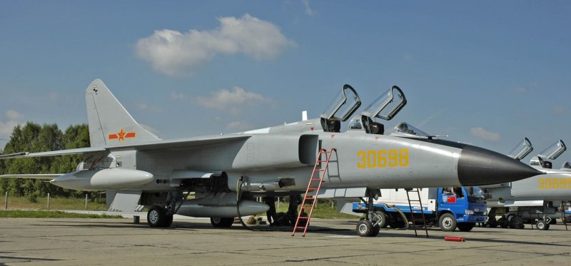 Истребители-бомбардировщики Xian JH-7