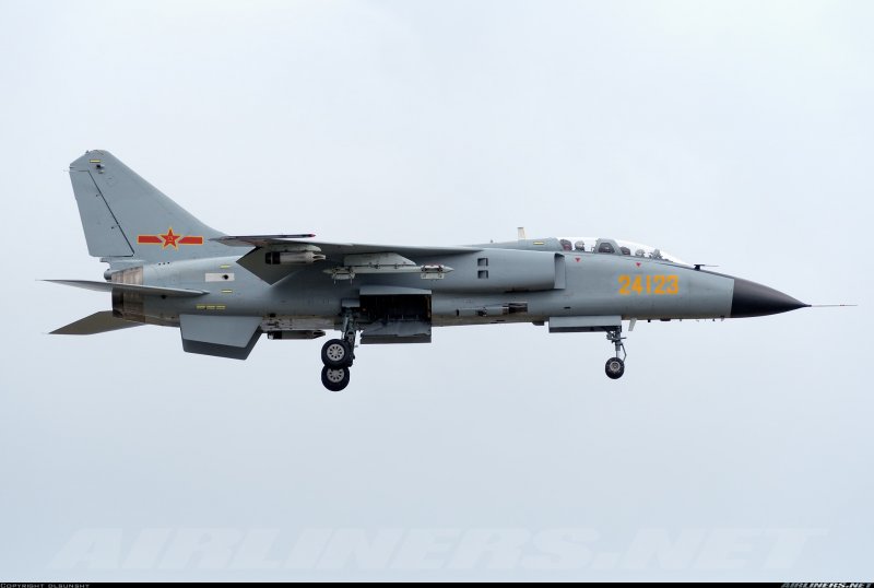 Истребители-бомбардировщики Xian JH-7