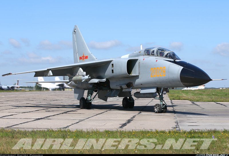 Xian JH-7a борт. № "20029 жёлтый"