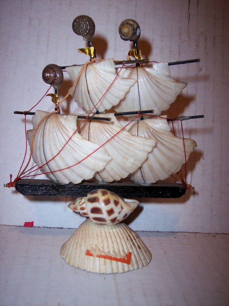 Корабль из морских ракушек