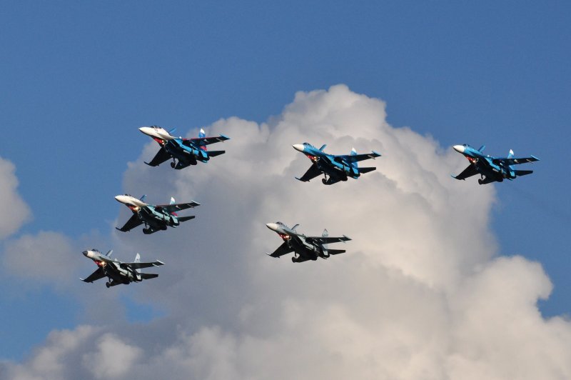 Военные самолеты в небе