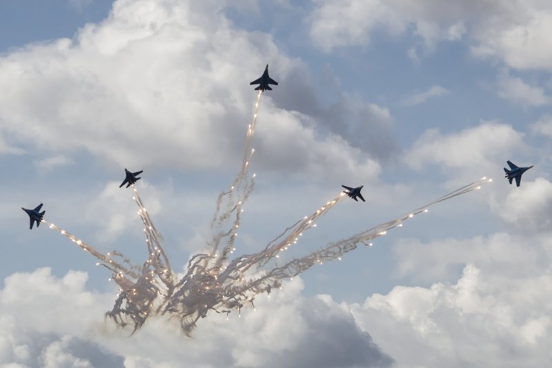 F 22 Raptor на закате