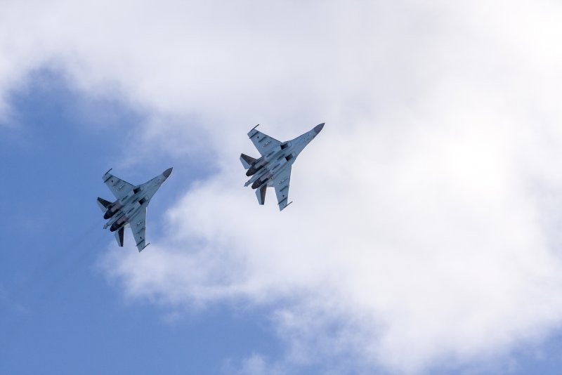 Военные самолеты в небе