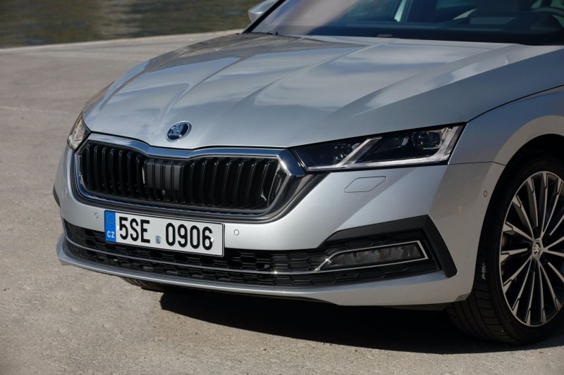 Skoda Octavia a7 зеленая