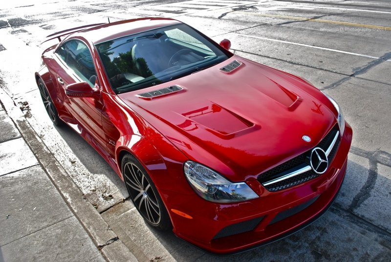 Red Mercedes Benz sl65 AMG