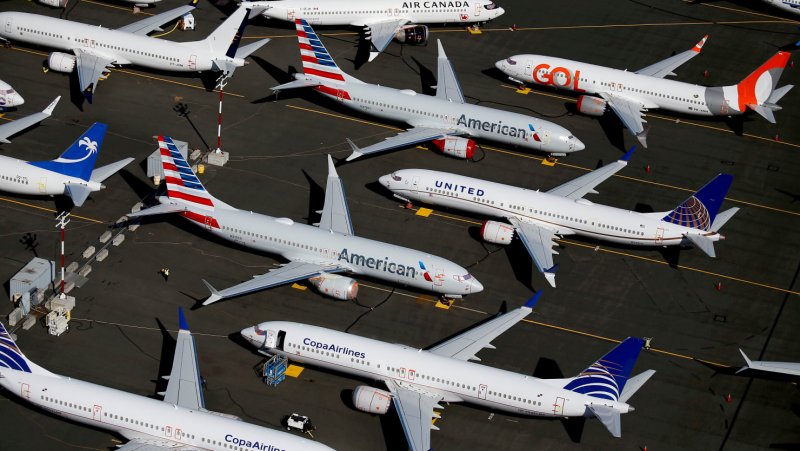 737 Боинг парковка