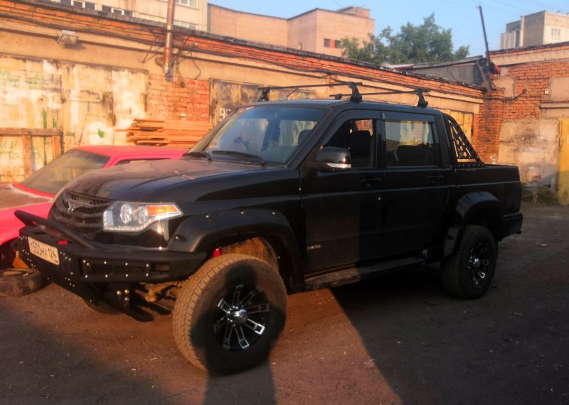 УАЗ люфтованный Патриот пикап