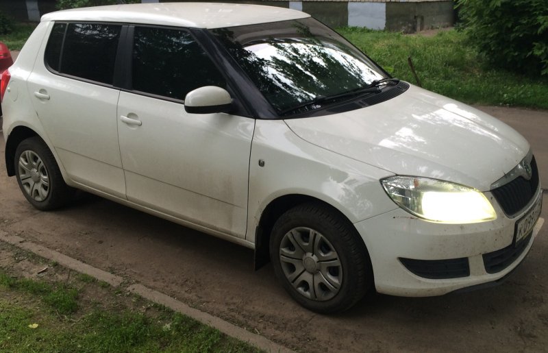 Skoda Fabia 2 белая