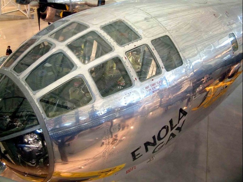 Бомбардировщик b-29 «Enola gay»