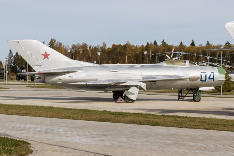 Самолет миг-19п
