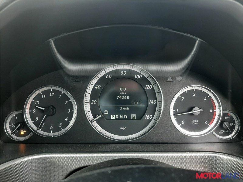 Мерседес 212 щиток