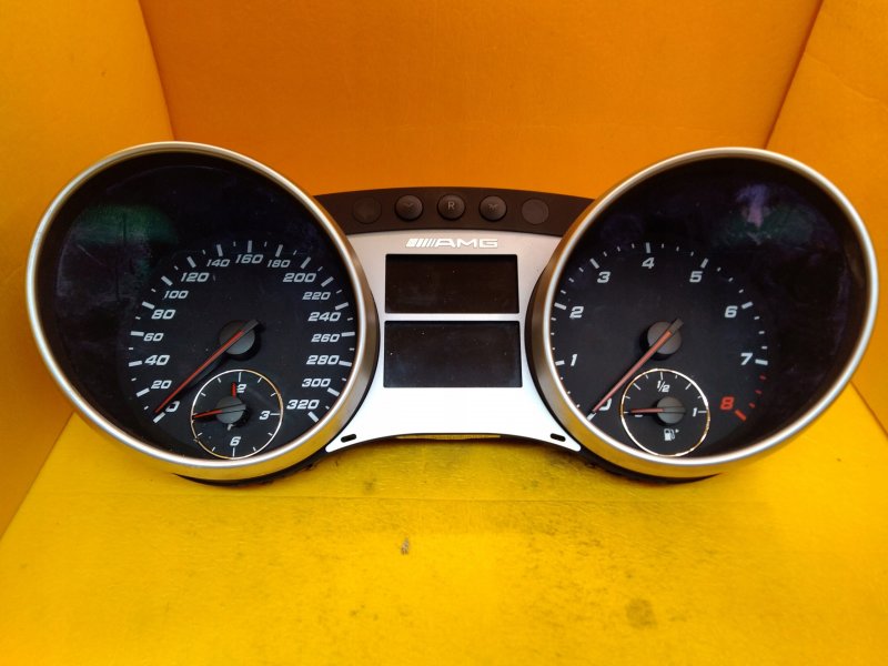 Приборная панель Mercedes 204