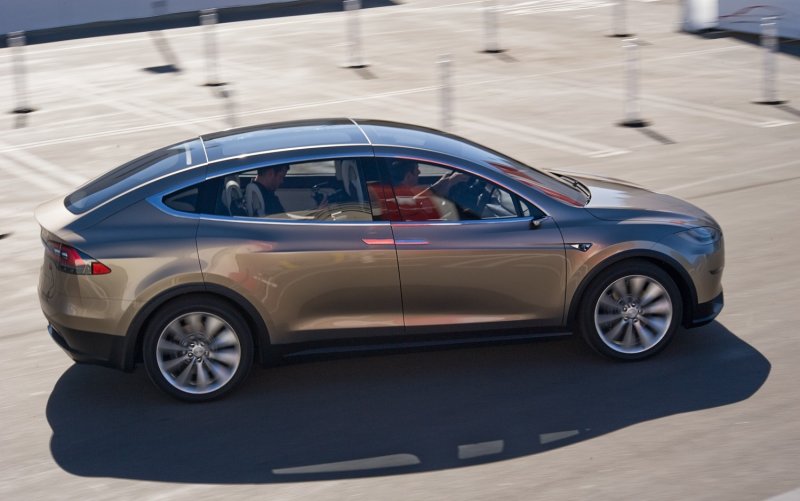 Tesla кроссовер model x