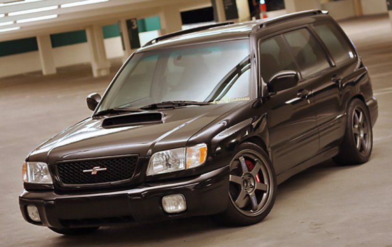 Subaru Forester sf5 черный